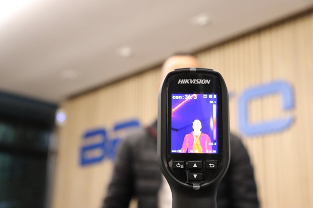Câmeras de segurança de detecção de temperatura são novo investimento de empreendimentos e empresas