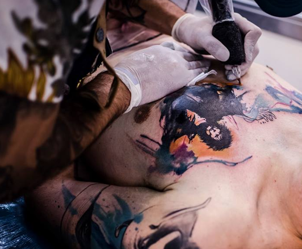 Estúdios de tatuagem e micropigmentação adotam protocolo de segurança para a reabertura